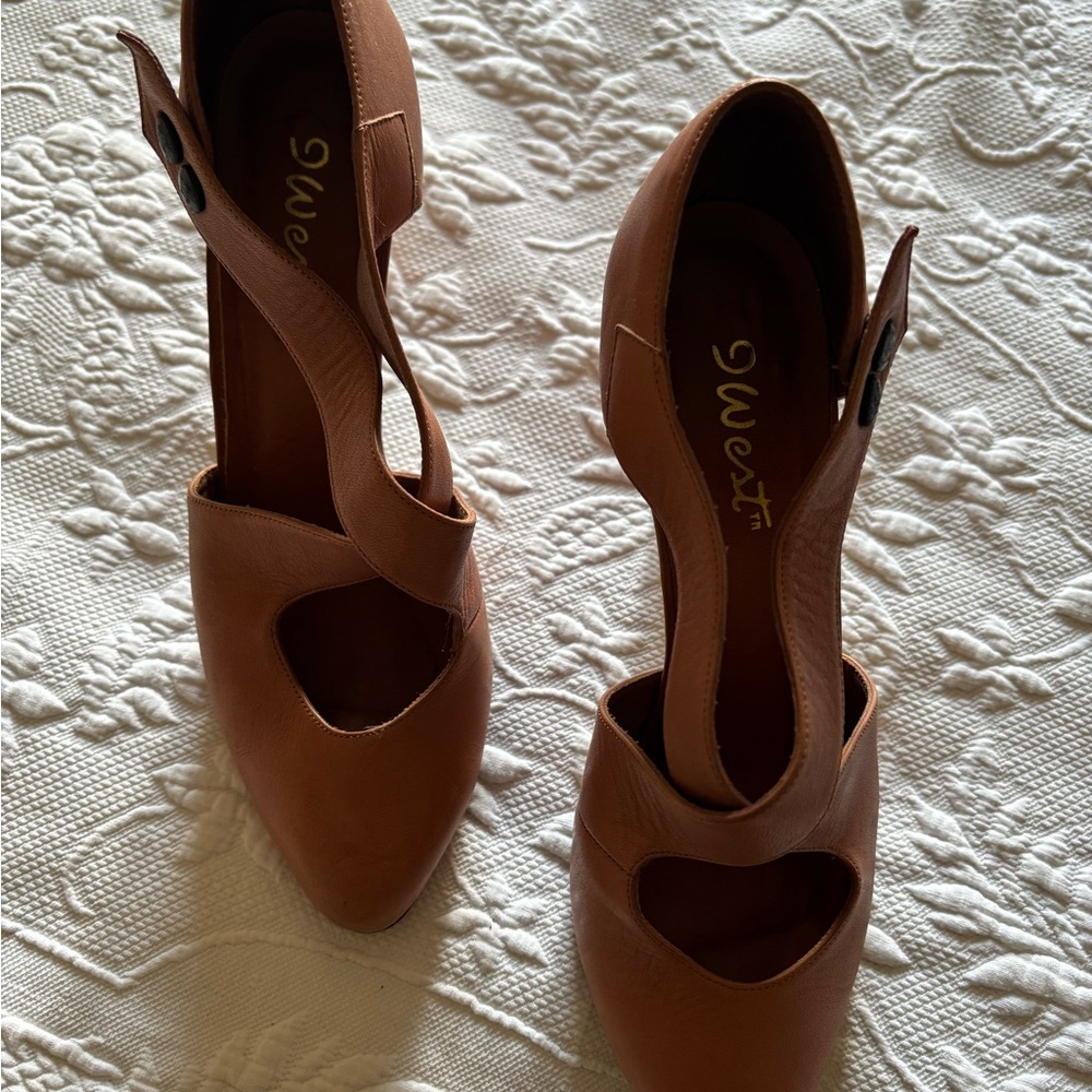 Brown Leather High-Heeled Vintage shoes with Cutouts